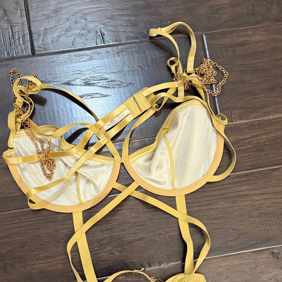 Yandy Gold Strappy Lingerie Set - Picture 6 of 9